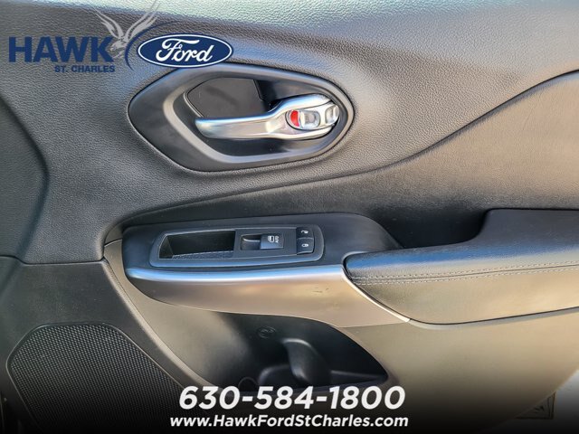 Used 2019 Jeep Cherokee Latitude Plus w/ Cold Weather Group FWD image 20