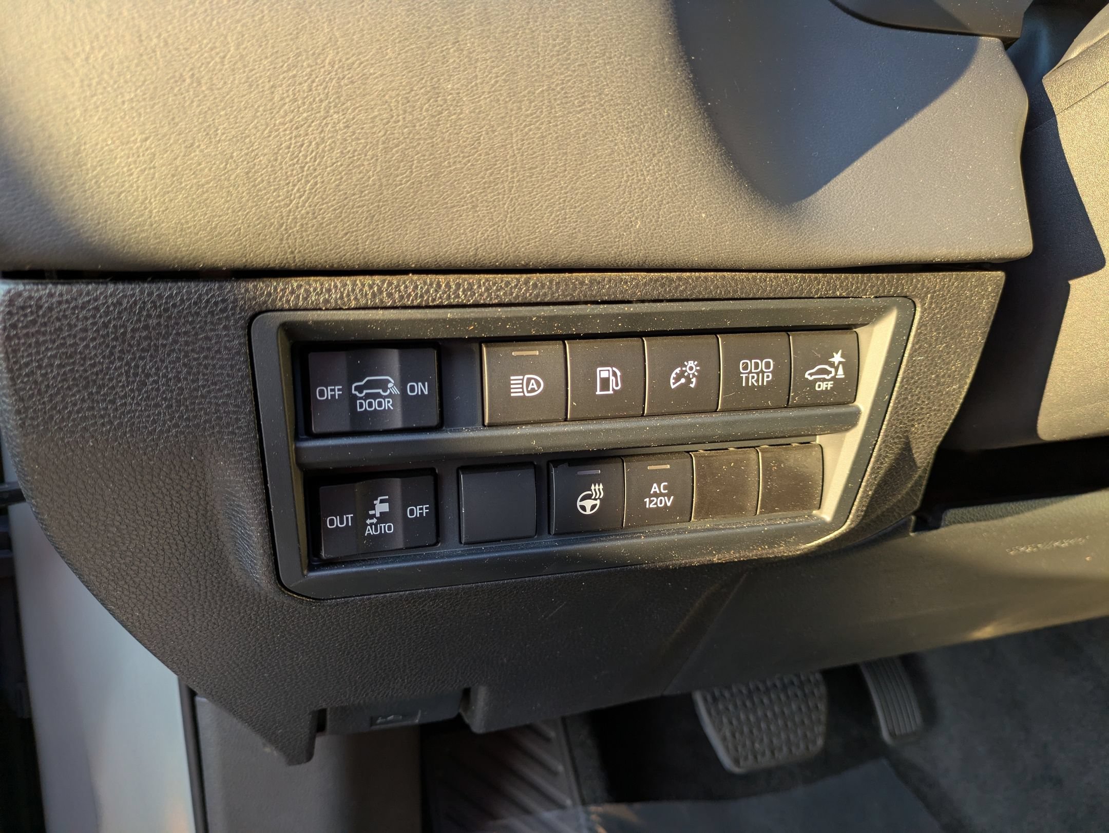 Used 2024 Toyota Sequoia Platinum RWD image 17
