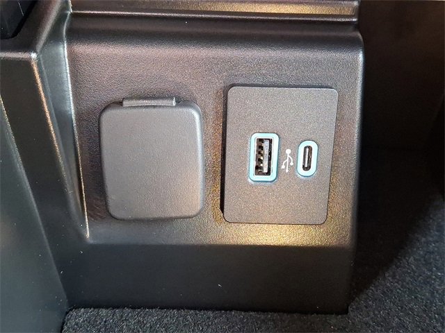 Certified 2023 Ford Explorer XLT image 24