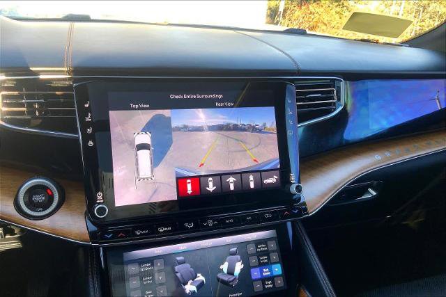 Used 2022 Jeep Grand Wagoneer Series III w/ Rear Seat Video Group 1 image 28