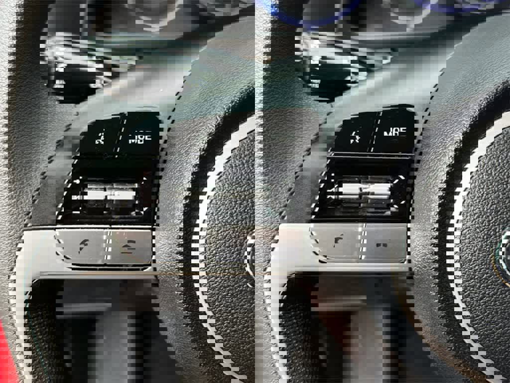 Used 2023 Hyundai Elantra Blue image 22