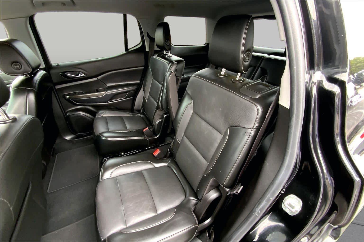 Used 2019 GMC Acadia SLT w/ LPO, Floor Liner Package FWD image 19