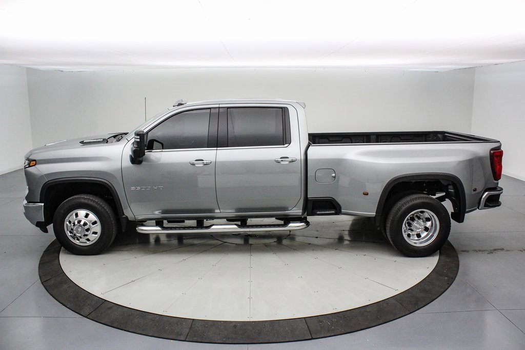 Used 2025 Chevrolet Silverado 3500 LTZ w/ LTZ Plus Package image 8