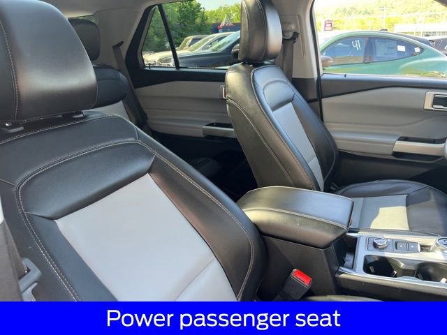 Certified 2023 Ford Explorer XLT w/ Equipment Group 202A AWD/4WD image 35