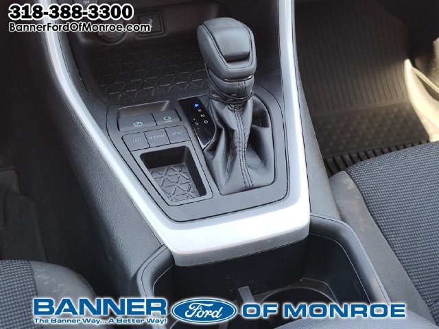 Used 2022 Toyota RAV4 LE FWD image 20