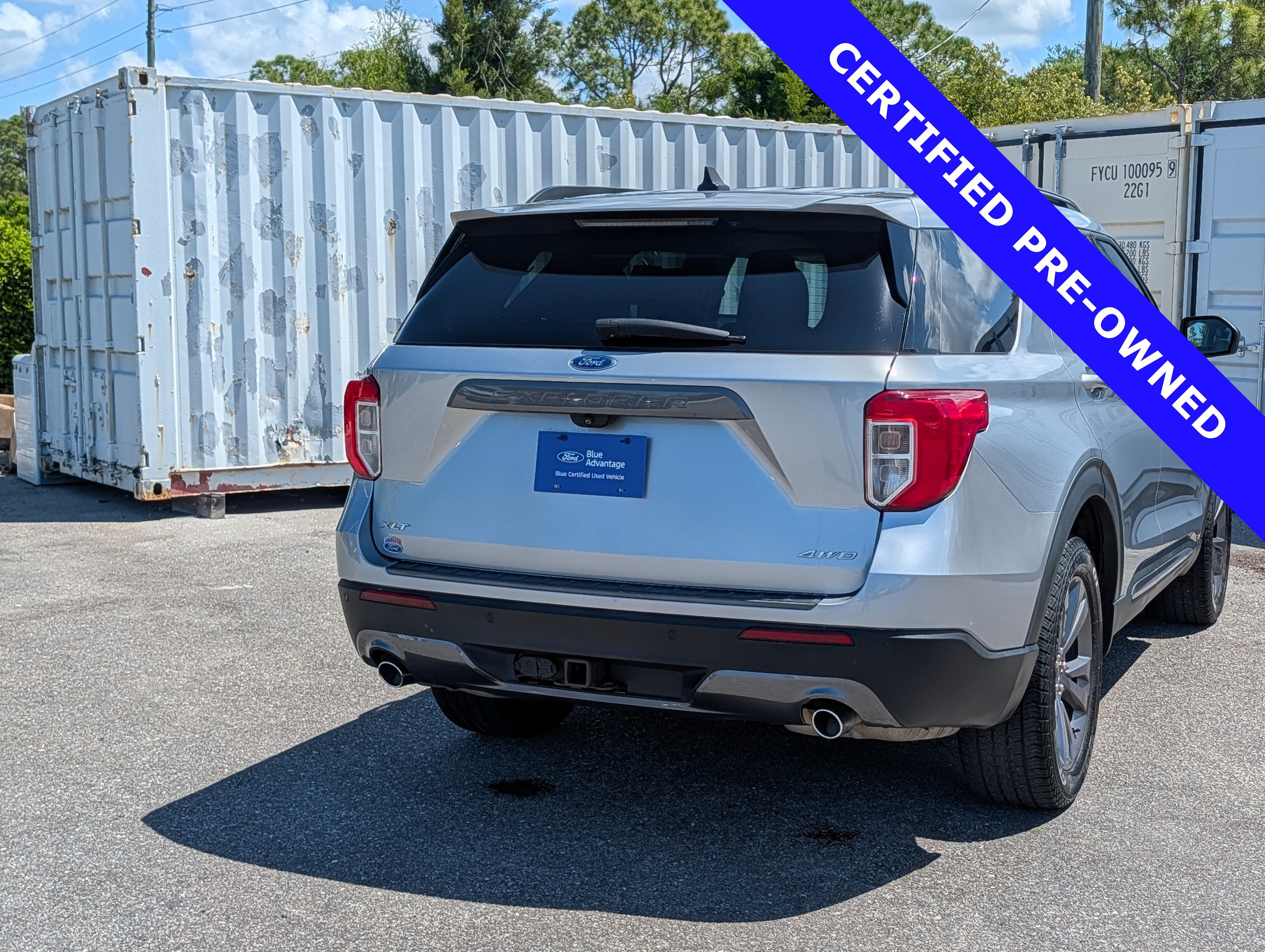 Certified 2022 Ford Explorer XLT w/ Equipment Group 202A AWD/4WD image 4