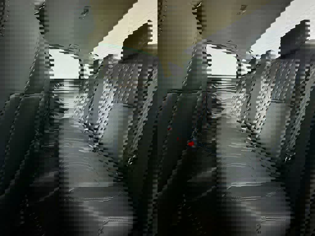 Used 2018 Honda Accord Touring image 14