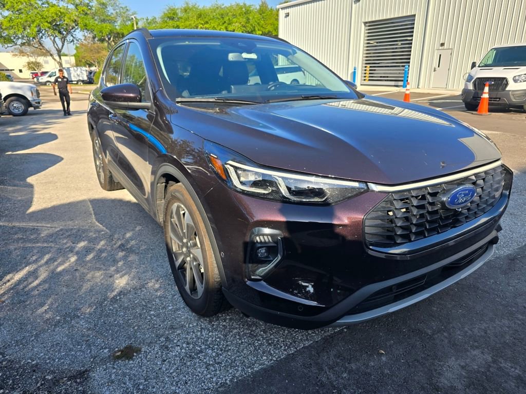 Certified 2023 Ford Escape Platinum w/ Premium Technology Package image 1