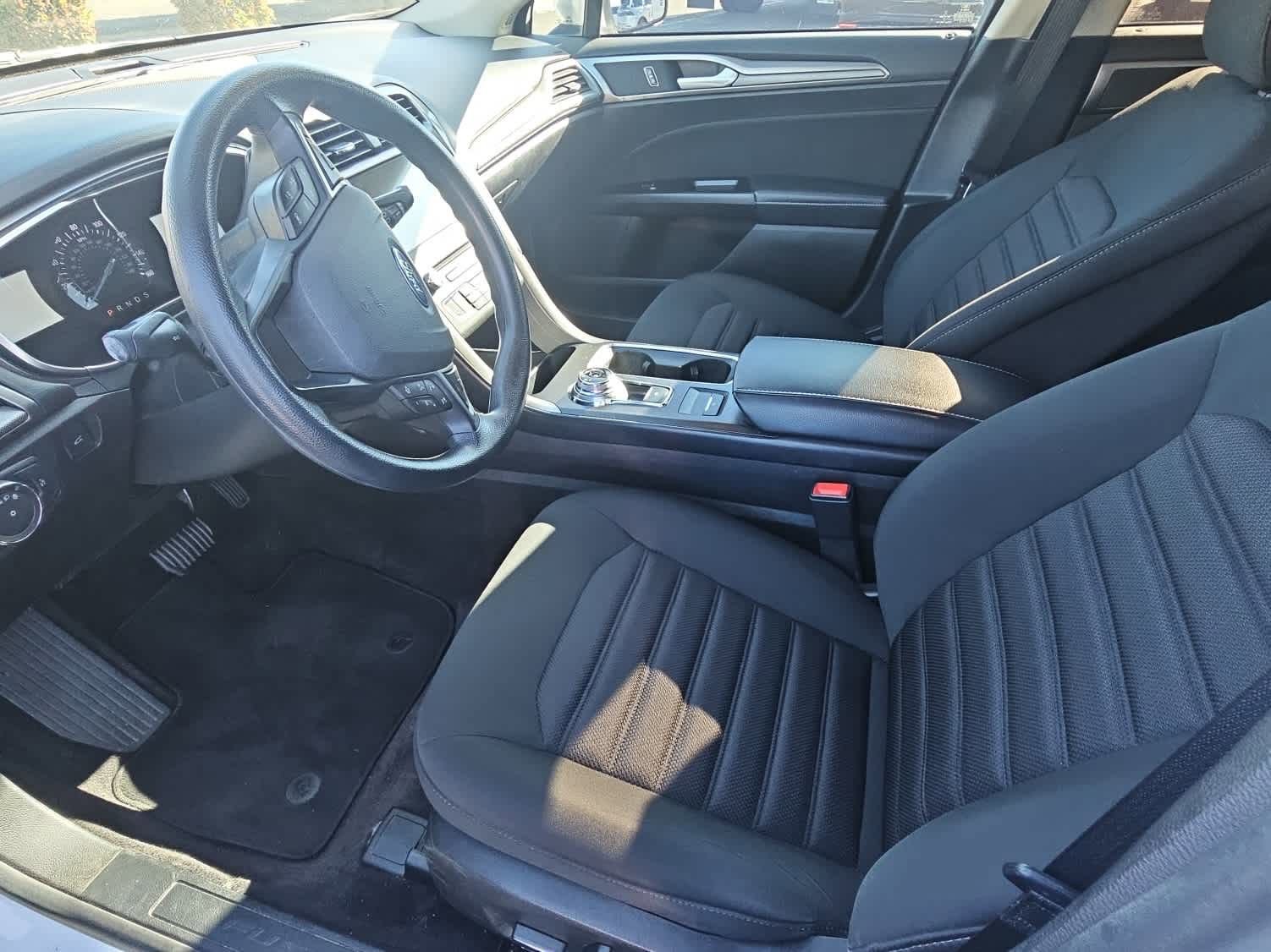 Certified 2017 Ford Fusion SE w/ Fusion SE Technology Package image 14