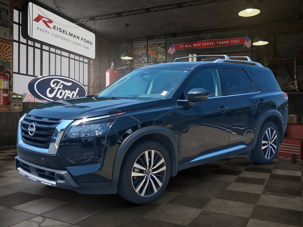 Used 2025 Nissan Pathfinder Platinum