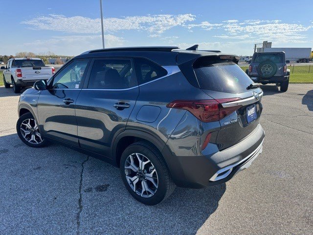 Used 2021 Kia Seltos EX image 6