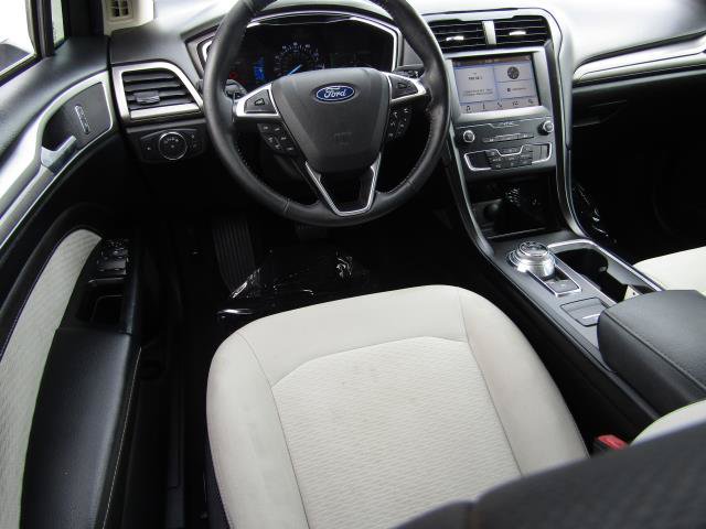 Certified 2019 Ford Fusion SE w/ Equipment Group 151A FWD image 2