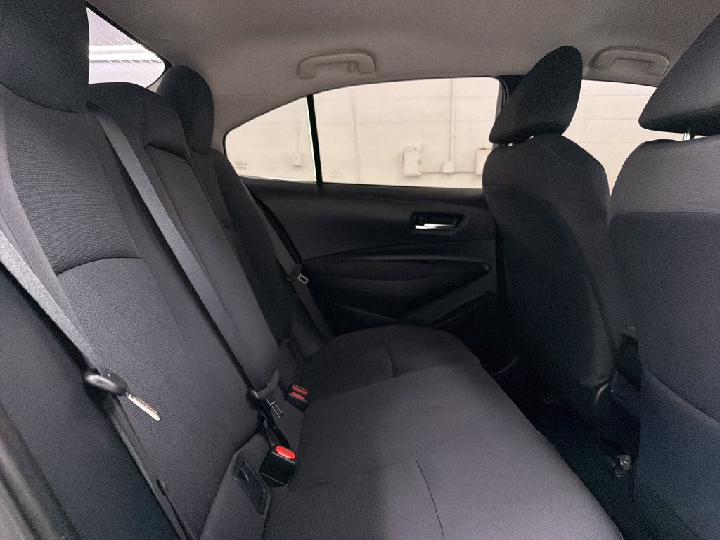 Used 2020 Toyota Corolla LE FWD image 29