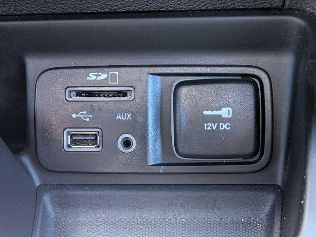 Used 2017 Jeep Cherokee Trailhawk w/ Comfort & Convenience Group AWD/4WD image 29