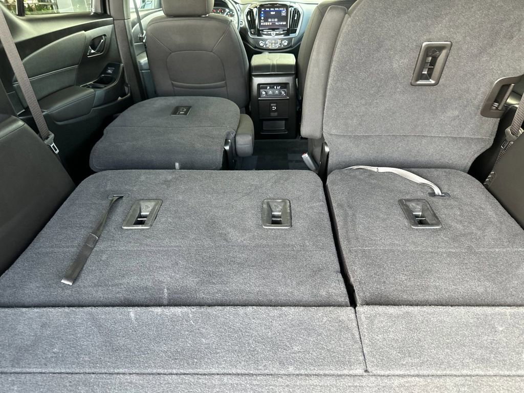 Used 2023 Chevrolet Traverse LT image 15