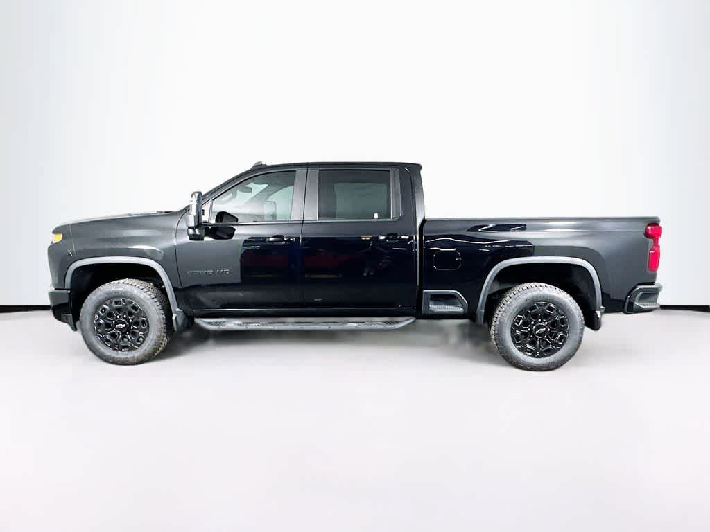 Used 2022 Chevrolet Silverado 2500 LTZ w/ LTZ Plus Package AWD/4WD image 3