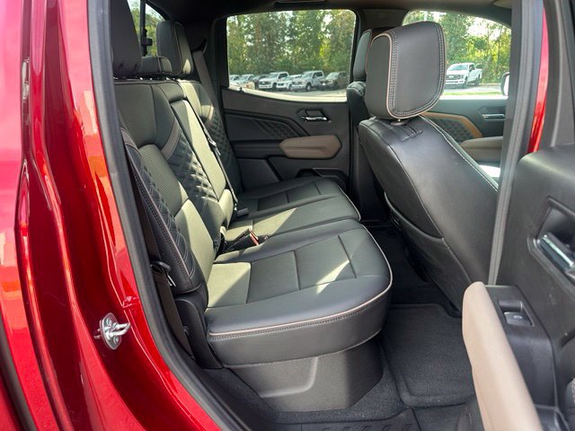 Used 2025 GMC Canyon Denali AWD/4WD image 10