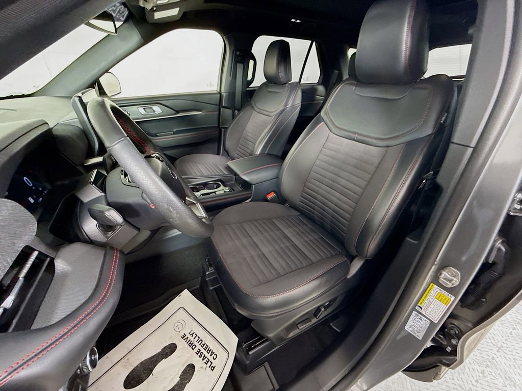 Certified 2025 Ford Explorer ST-Line w/ Premium Package image 9