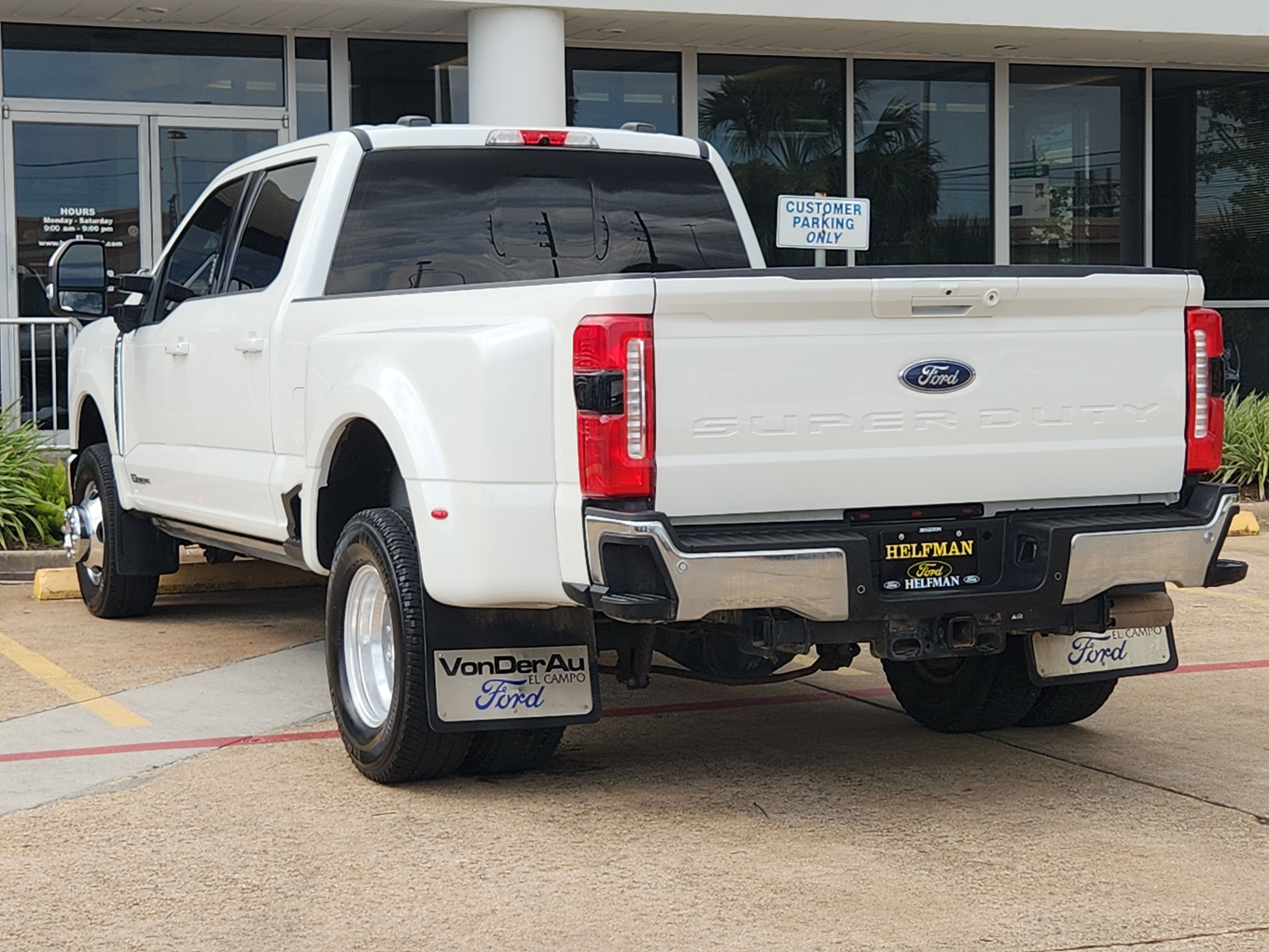 Certified 2023 Ford F350 Lariat AWD/4WD image 4