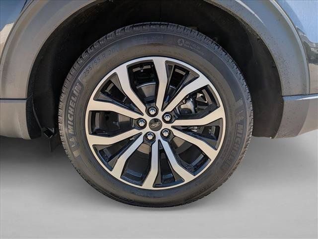 Certified 2025 Ford Explorer ST-Line RWD image 16