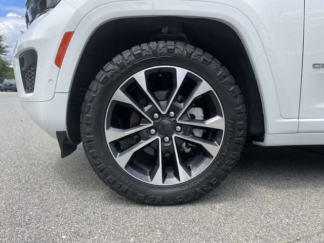 Used 2023 Jeep Grand Cherokee Overland AWD/4WD image 9