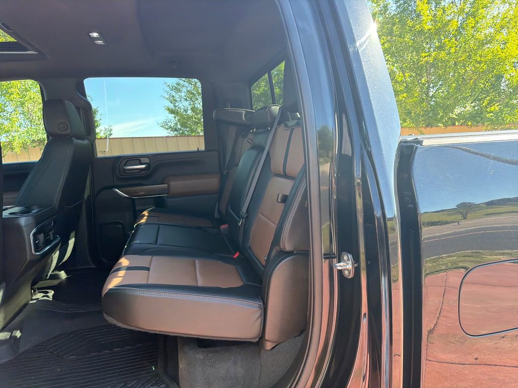 Used 2022 Chevrolet Silverado 2500 High Country w/ Technology Package AWD/4WD image 23