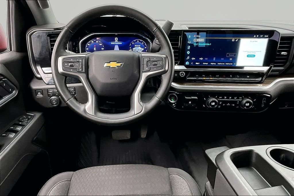 Used 2025 Chevrolet Silverado 1500 LT w/ Z71 Off-Road Package AWD/4WD image 5