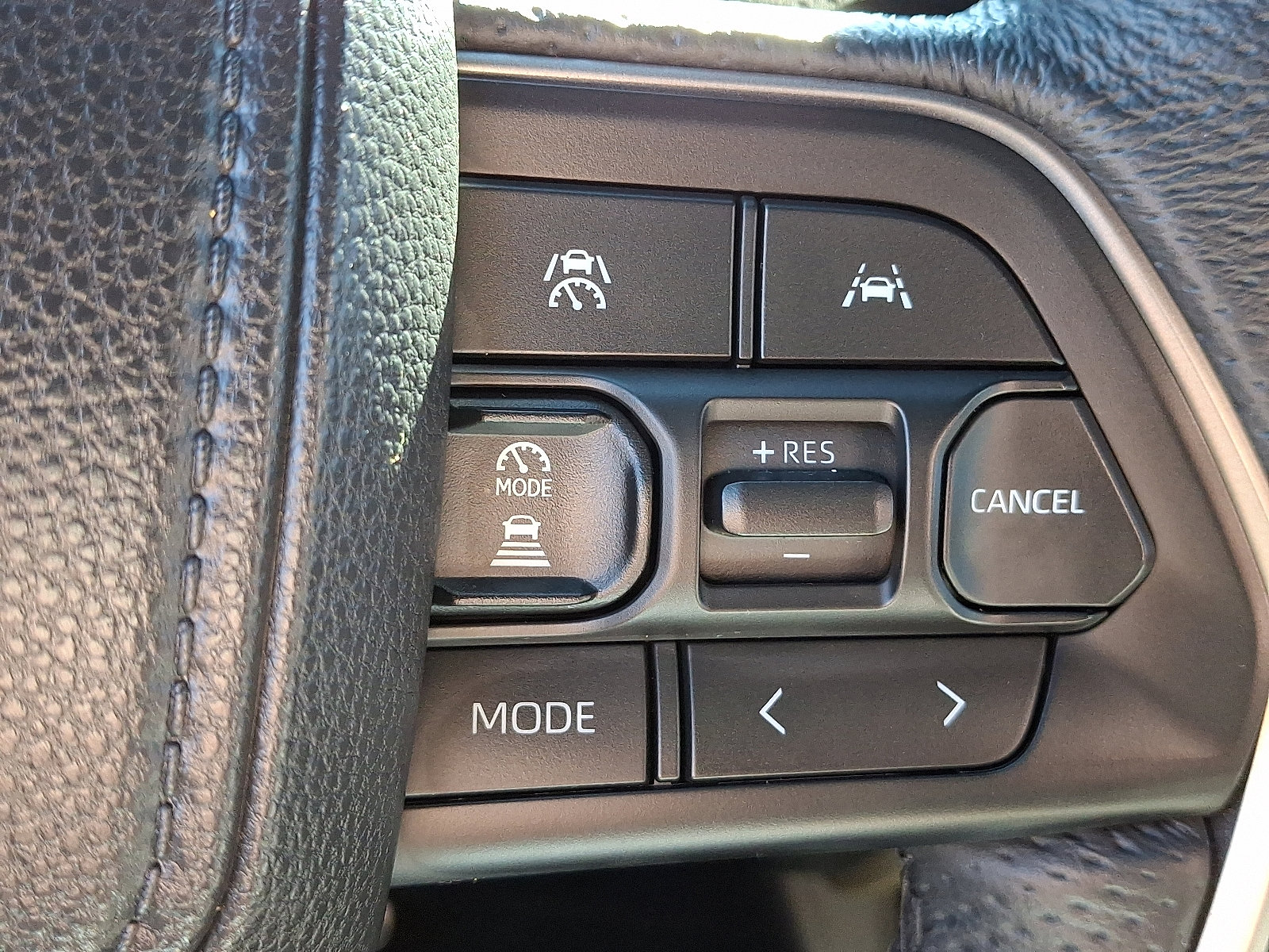 Used 2025 Toyota Tacoma TRD Sport image 35