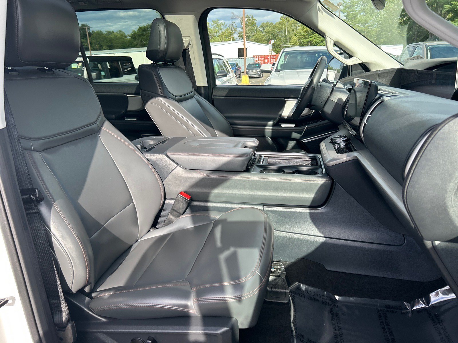 Certified 2025 Ford Expedition Active AWD/4WD image 23