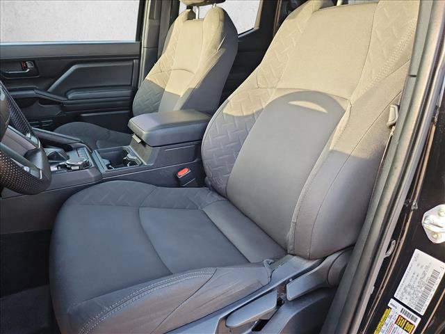 Used 2025 Toyota Tacoma SR AWD/4WD image 16