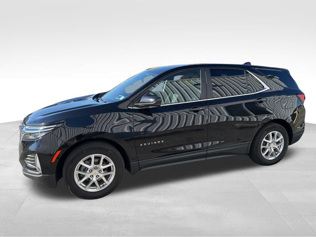 Used 2023 Chevrolet Equinox LT image 2