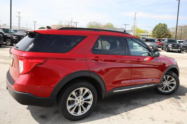 Certified 2023 Ford Explorer XLT w/ Equipment Group 202A image 3