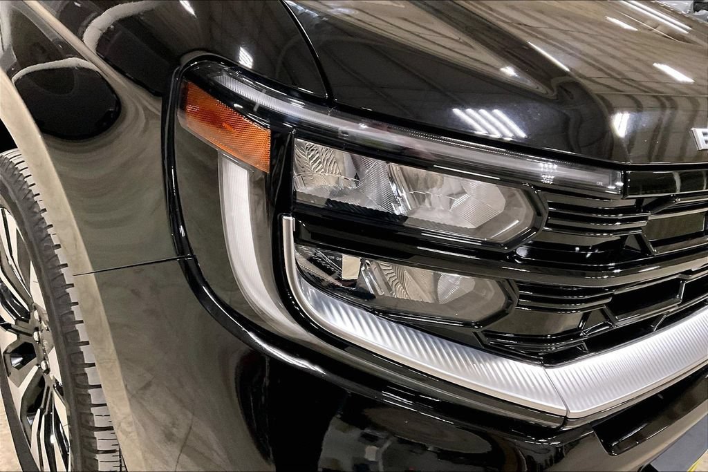 Certified 2025 Ford Expedition Max Platinum w/ Driver's Package AWD/4WD image 28