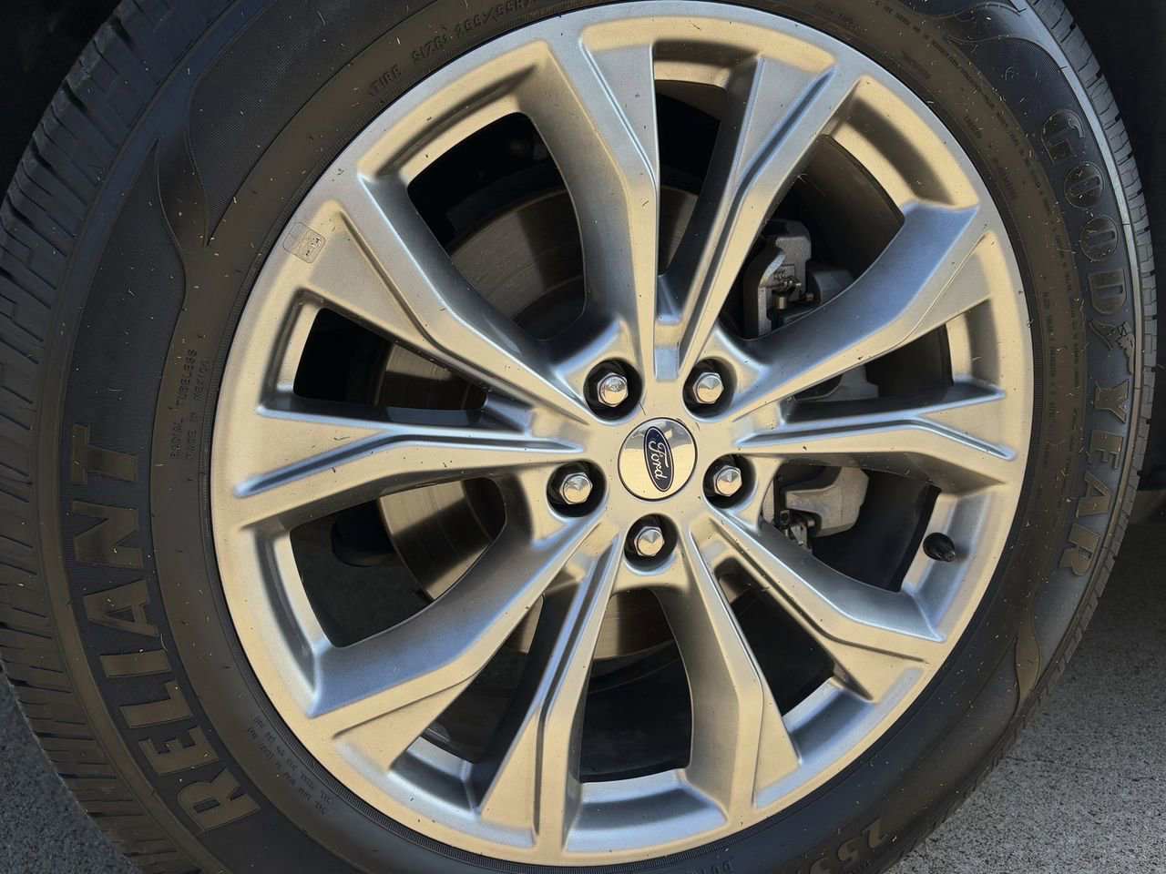 Certified 2022 Ford Explorer Limited RWD image 11