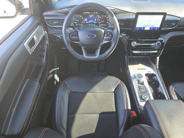 Certified 2024 Ford Explorer ST-Line w/ Class IV Trailer Tow Package AWD/4WD image 26