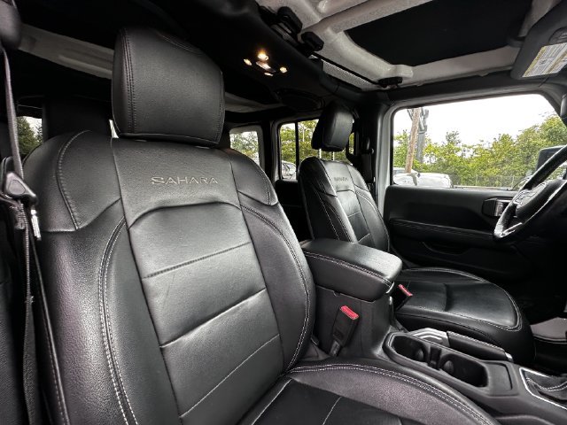 Used 2020 Jeep Wrangler Unlimited Sahara w/ Dual Top Group AWD/4WD image 33