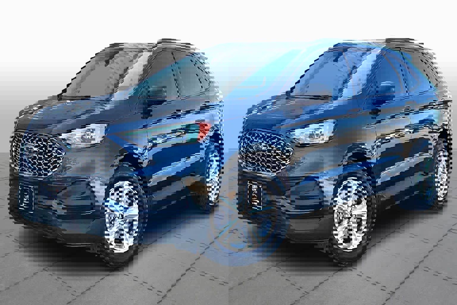 Certified 2023 Ford Edge SE image 6