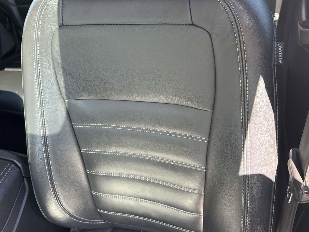 Certified 2019 Ford Escape Titanium FWD image 30