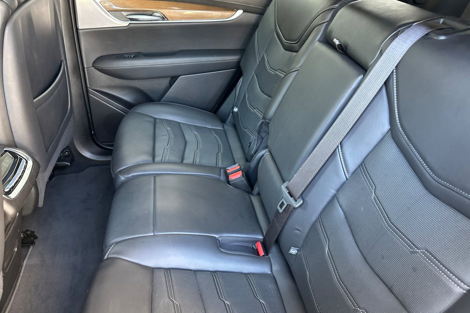 Used 2022 Cadillac XT6 Sport w/ Platinum Package image 11