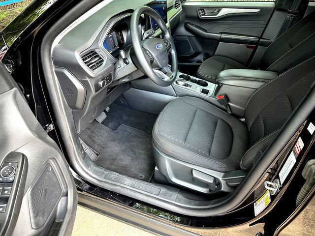 Certified 2025 Ford Escape Active w/ Tech Pack #1 FWD image 8