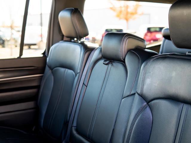 Used 2023 Jeep Wagoneer BASE w/ Convenience Group I image 19