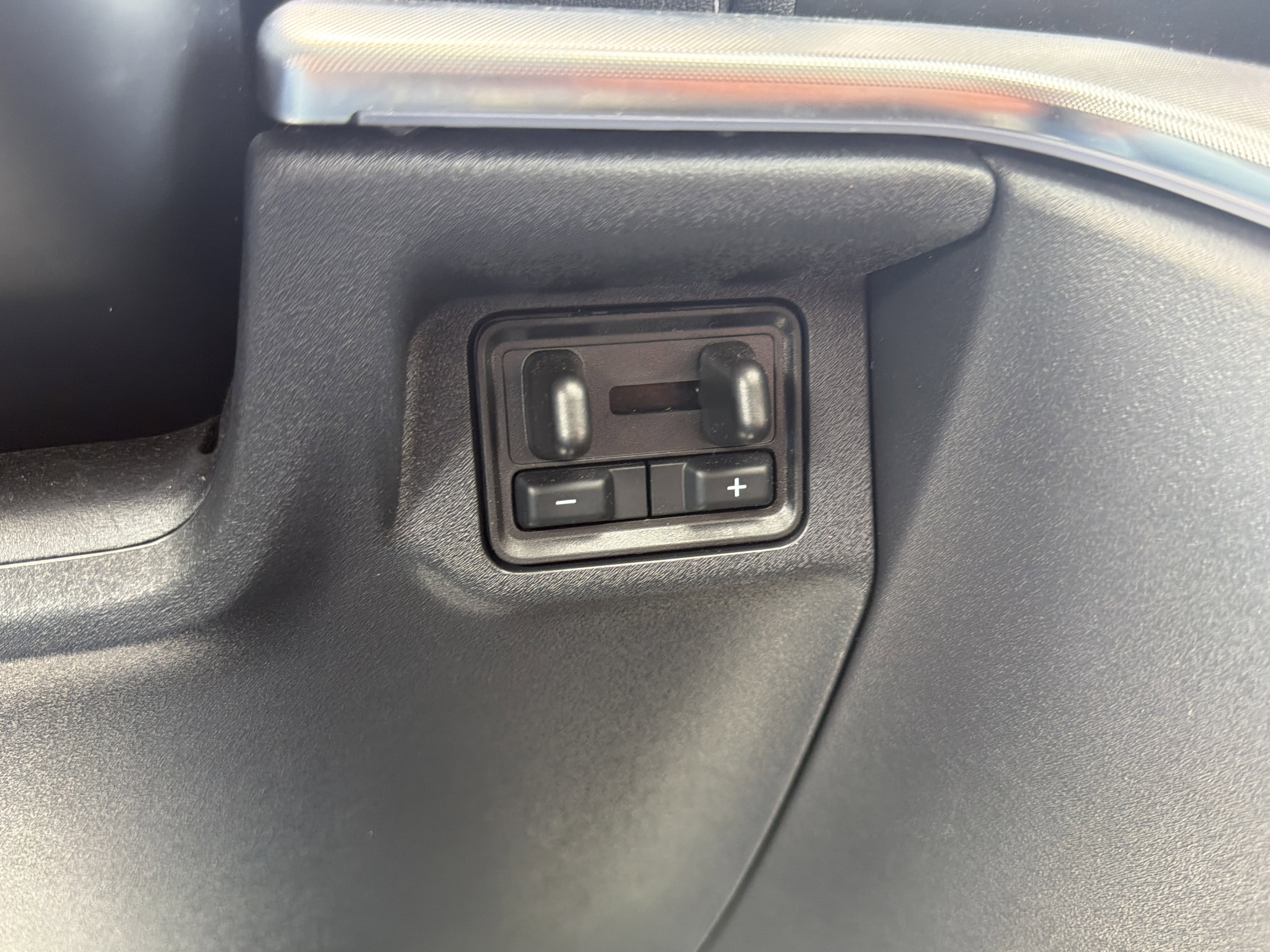 Certified 2025 Ford Expedition Max Platinum w/ Platinum Ultimate Package AWD/4WD image 34