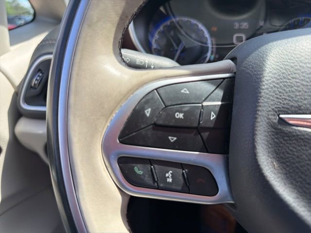 Used 2017 Chrysler Pacifica Limited FWD image 24