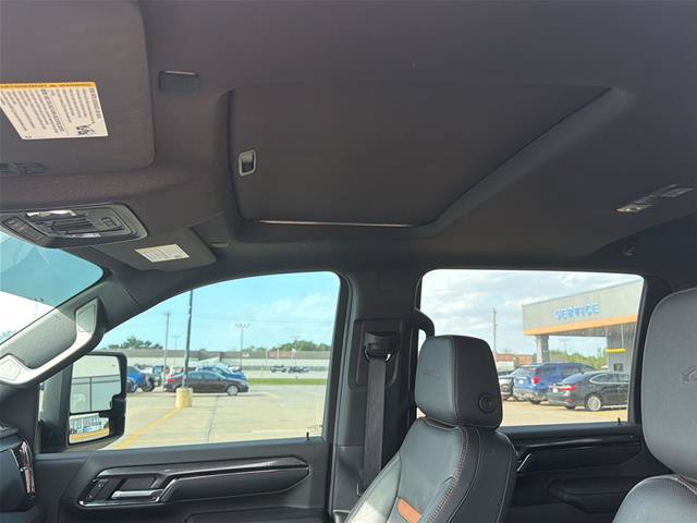 Used 2024 GMC Sierra 2500 AT4 w/ AT4 Premium Plus Package AWD/4WD image 5