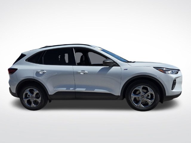 Certified 2025 Ford Escape ST-Line FWD image 10