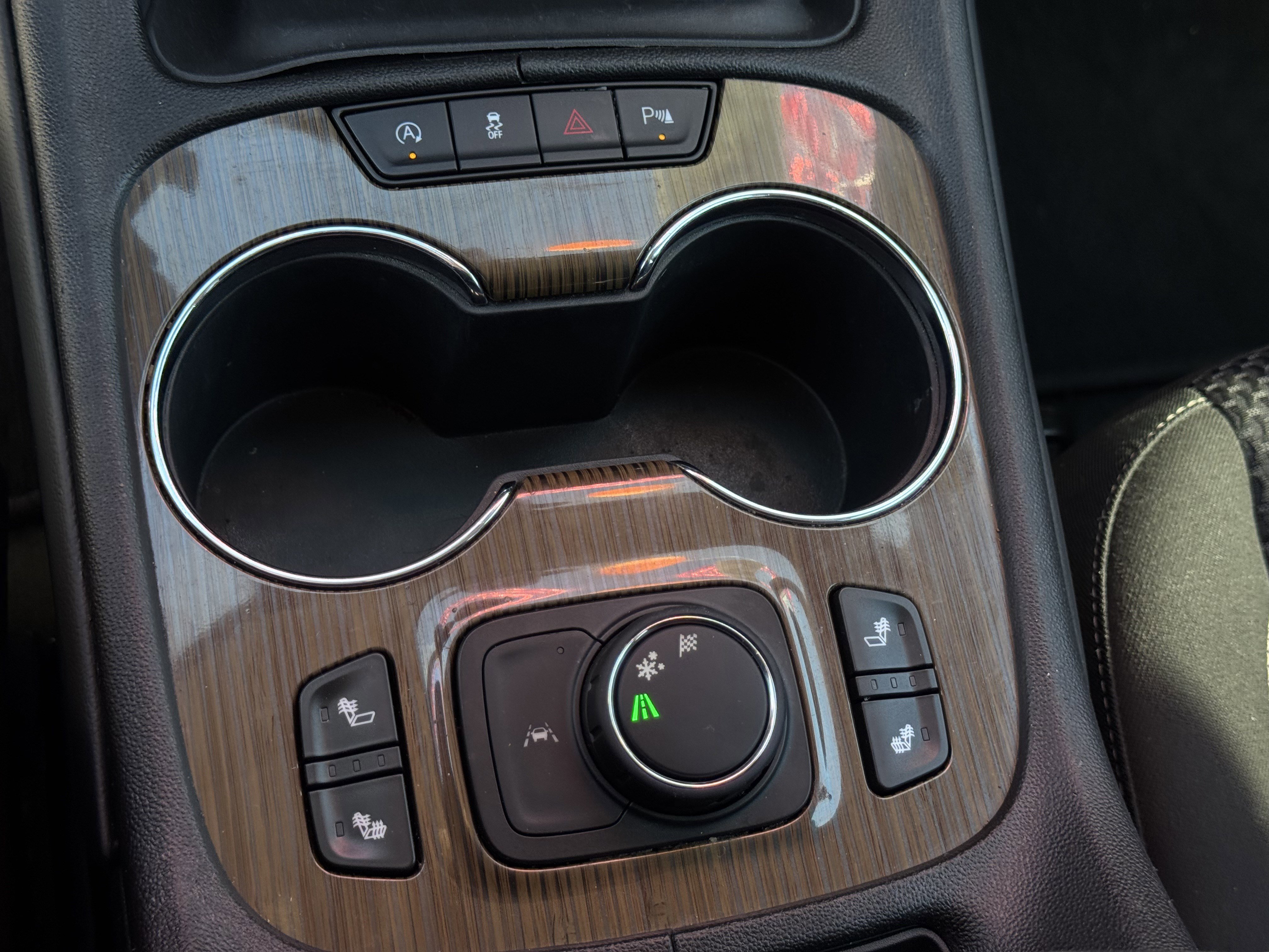 Used 2023 GMC Acadia SLE w/ Driver Convenience Package image 20