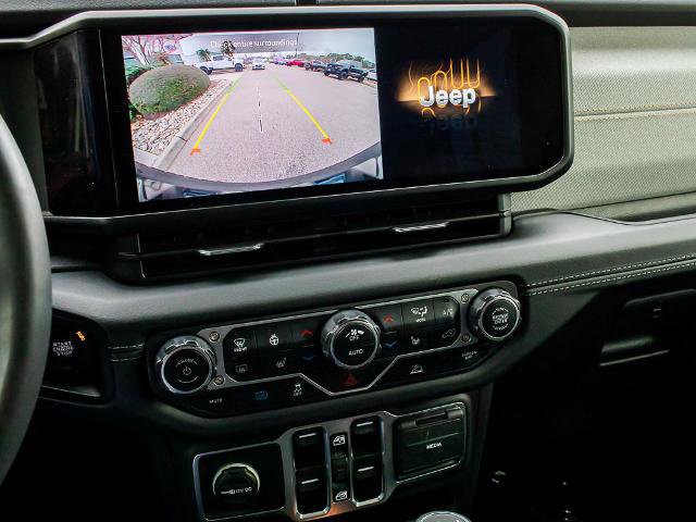 Used 2024 Jeep Wrangler Sahara image 21