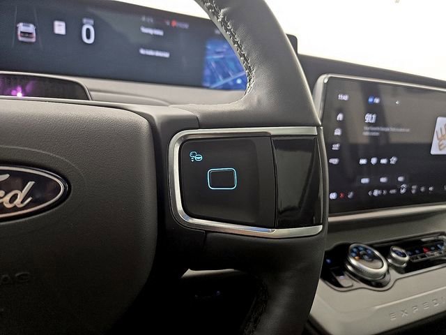 Certified 2025 Ford Expedition Active AWD/4WD image 25