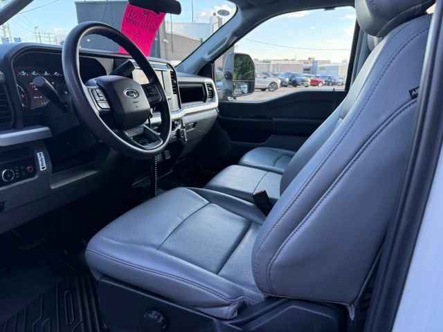 Certified 2025 Ford F550 4x4 Crew Cab Super Duty w/ XL Chrome Package image 11