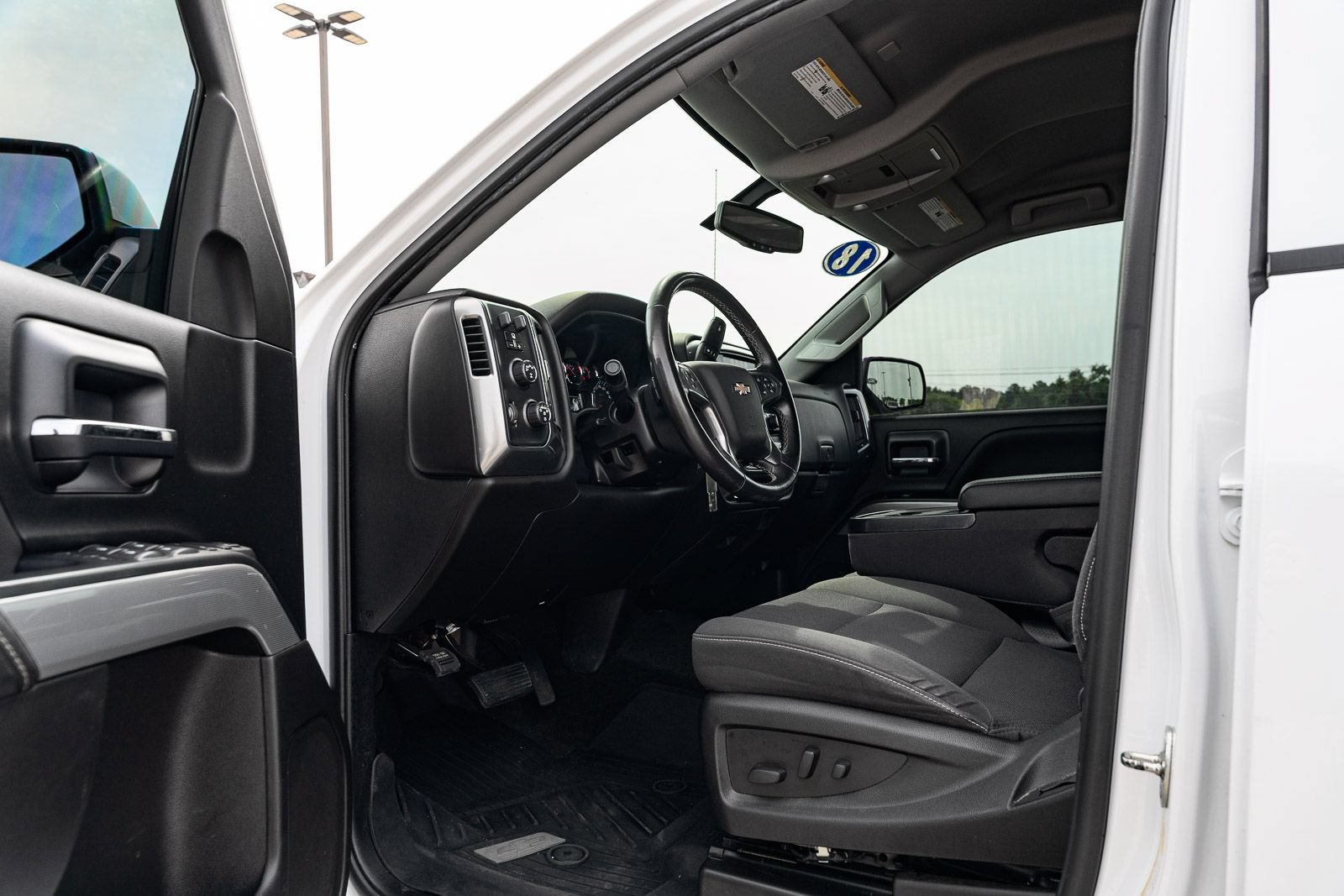 Used 2018 Chevrolet Silverado 1500 LT w/ All Star Edition AWD/4WD image 17